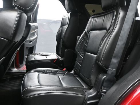 Used 2018 Ford Explorer Platinum image 14