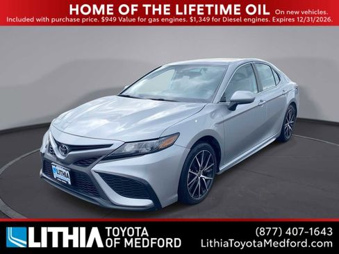 Certified 2024 Toyota Camry SE FWD image 1