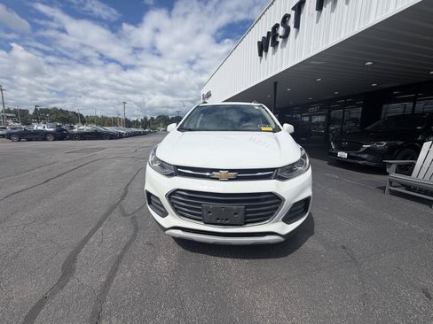 Used 2019 Chevrolet Trax LT w/ LT Convenience Package AWD/4WD image 6