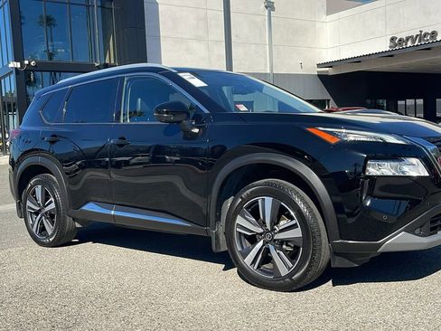 Used 2021 Nissan Rogue SL w/ Premium Package image 1