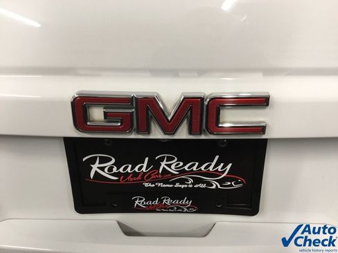 Used 2017 GMC Yukon SLT AWD/4WD image 19