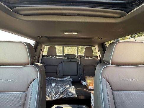 New 2026 GMC Sierra 1500 Denali w/ Denali Reserve Package AWD/4WD image 3