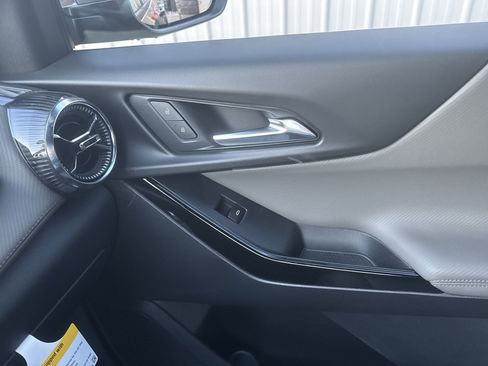 New 2026 Chevrolet Equinox LT w/ Convenience Package II image 14