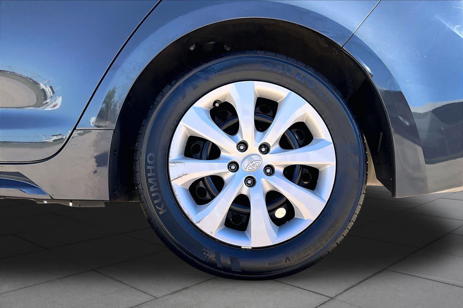 Used 2025 Toyota Corolla LE FWD image 11