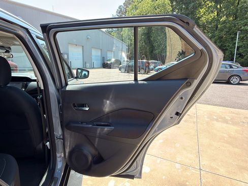 Used 2024 Nissan Kicks SV FWD image 17