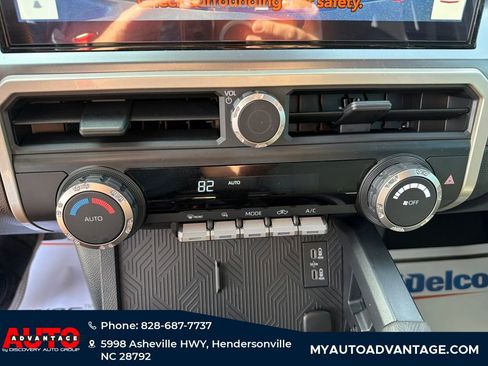 Used 2024 Toyota Tacoma TRD Off-Road AWD/4WD image 17