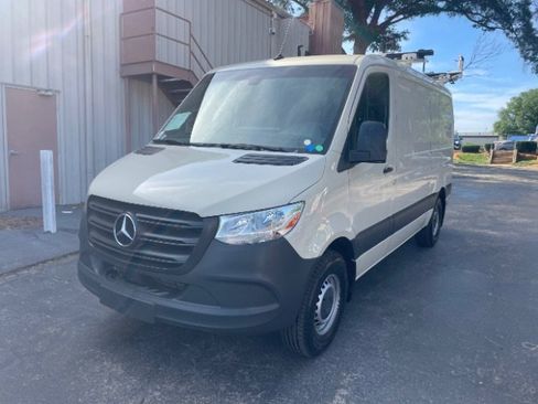 Used 2023 Mercedes-Benz Sprinter 2500 image 2