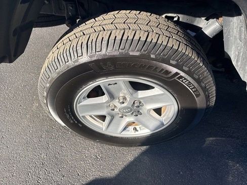 Used 2020 Jeep Gladiator Sport w/ Quick Order Package 24S image 4