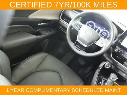 Used 2025 Toyota Grand Highlander AWD Hybrid image 14
