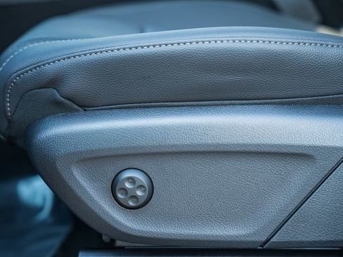 New 2026 Mercedes-Benz GLS 450 4MATIC image 40