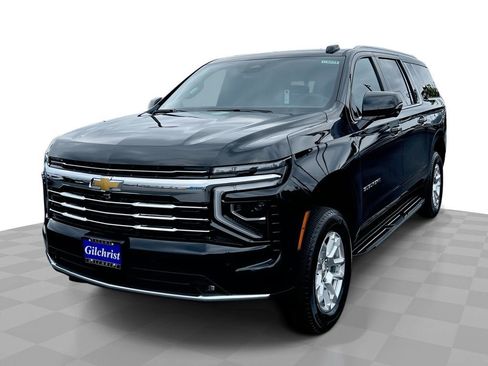 New 2026 Chevrolet Suburban LT AWD/4WD image 1