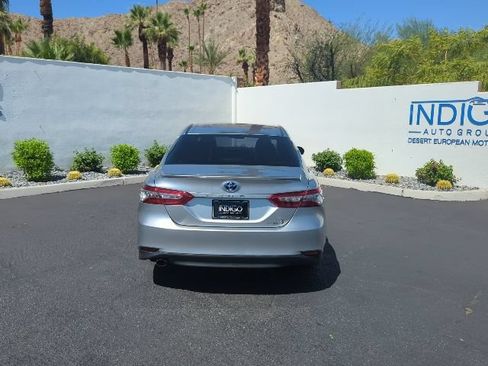 Used 2018 Toyota Camry XLE FWD image 6