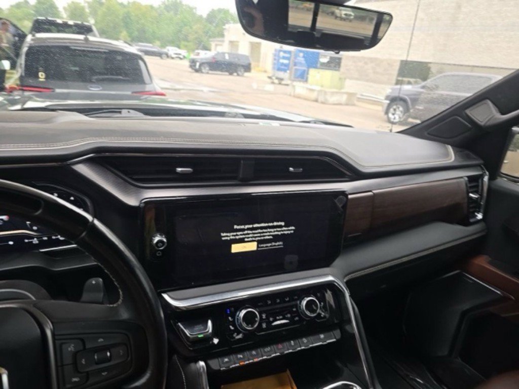 Used 2024 GMC Sierra 1500 Denali Ultimate AWD/4WD image 10
