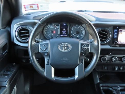Used 2019 Toyota Tacoma TRD Sport image 20