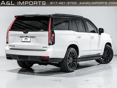 Used 2024 Cadillac Escalade Premium Luxury w/ Performance Package AWD/4WD image 40