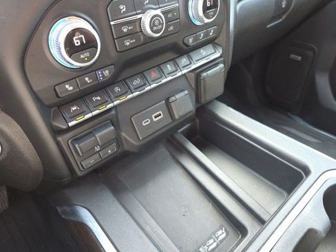 Used 2021 GMC Sierra 1500 SLT w/ SLT Premium Plus Package AWD/4WD image 22