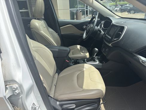 Used 2016 Jeep Cherokee Limited AWD/4WD image 33