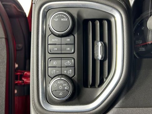 Used 2021 Chevrolet Silverado 1500 LTZ AWD/4WD image 29