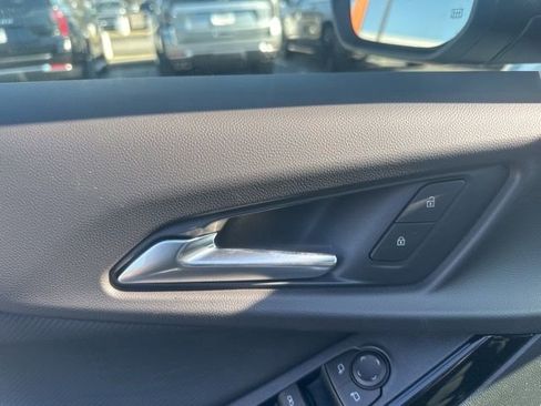 New 2026 Chevrolet Equinox LT image 12