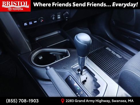 Used 2018 Toyota RAV4 LE image 22