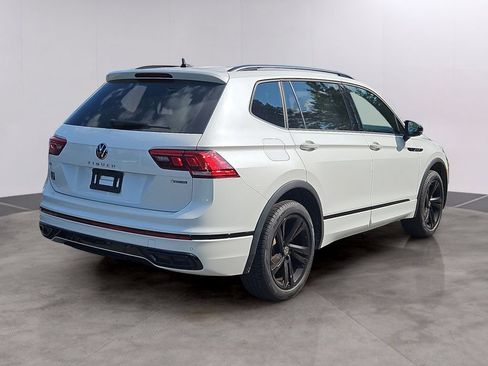 Certified 2024 Volkswagen Tiguan SE R-Line AWD/4WD image 4