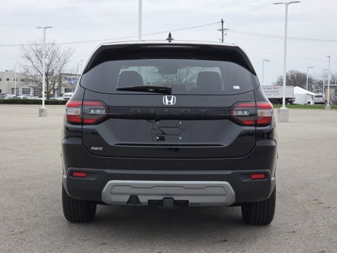 Used 2025 Honda Pilot EX-L image 18