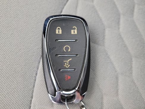 Used 2018 Chevrolet Equinox LT image 32