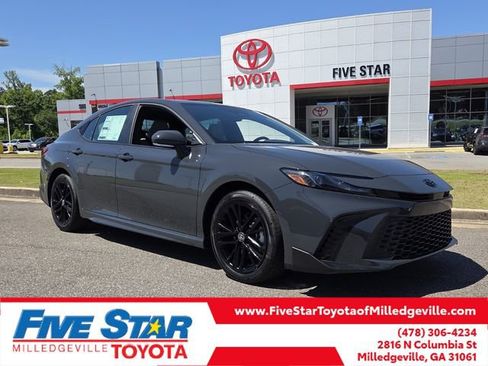New 2026 Toyota Camry SE FWD image 1