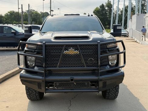 Used 2024 Chevrolet Silverado 2500 Custom AWD/4WD image 3