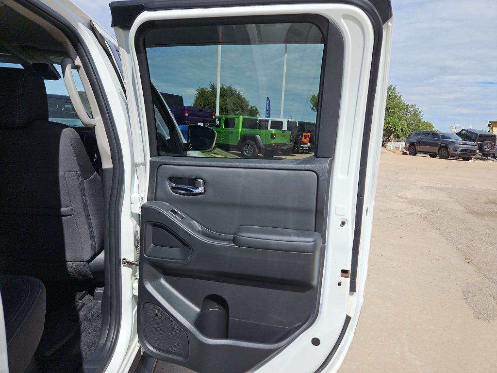 Used 2024 Nissan Frontier SV w/ SV Convenience Package RWD image 24