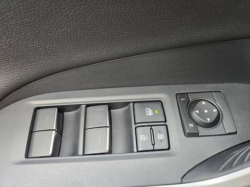 Used 2023 Toyota RAV4 XSE AWD/4WD image 38