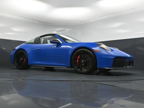 Used 2025 Porsche 911 Targa 4 GTS w/ Premium Package AWD/4WD image 30