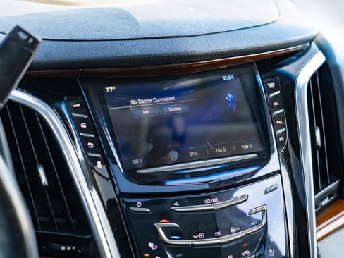 Used 2020 Cadillac Escalade ESV Luxury AWD/4WD image 33