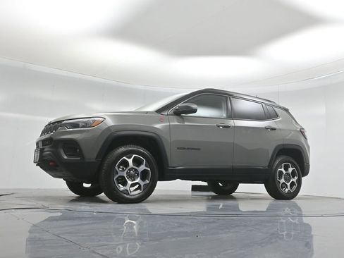 Used 2022 Jeep Compass Trailhawk w/ Trailhawk Elite Group image 52