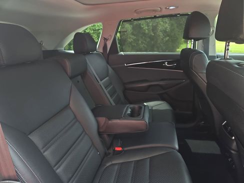 Used 2018 Kia Sorento EX w/ EX Advanced Touring Package FWD image 11