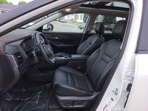 Used 2023 Nissan Rogue SV w/ SV Premium B Package AWD/4WD image 15