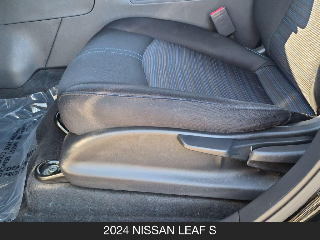 Used 2024 Nissan Leaf S FWD image 15