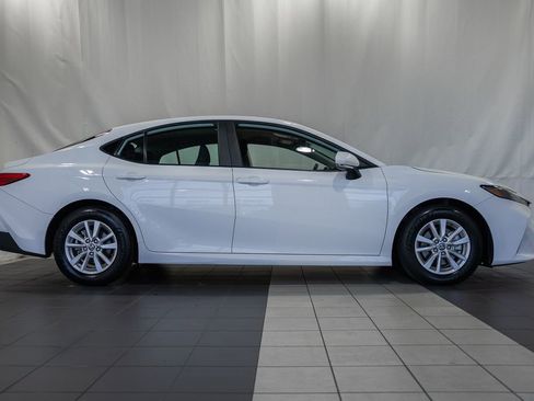 Used 2025 Toyota Camry LE FWD image 3