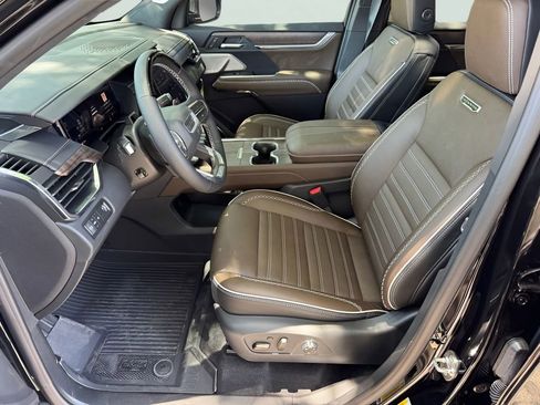 New 2026 GMC Acadia Denali Ultimate w/ LPO, Floor Liner Package FWD image 8