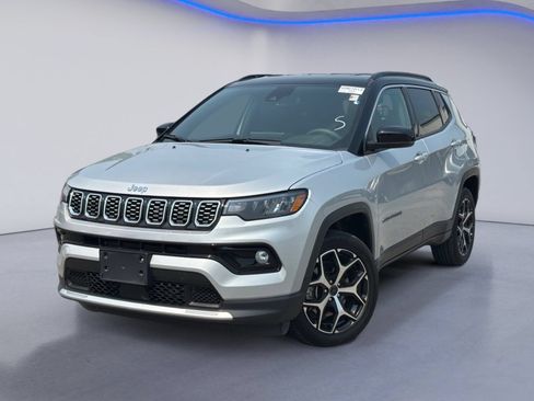 Used 2025 Jeep Compass Limited AWD/4WD image 2