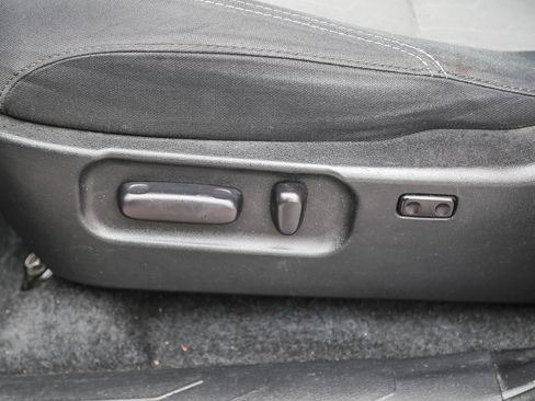 Used 2020 Toyota Tacoma TRD Off-Road w/ Technology Package image 21