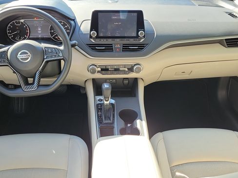 Used 2020 Nissan Altima 2.5 S FWD image 14