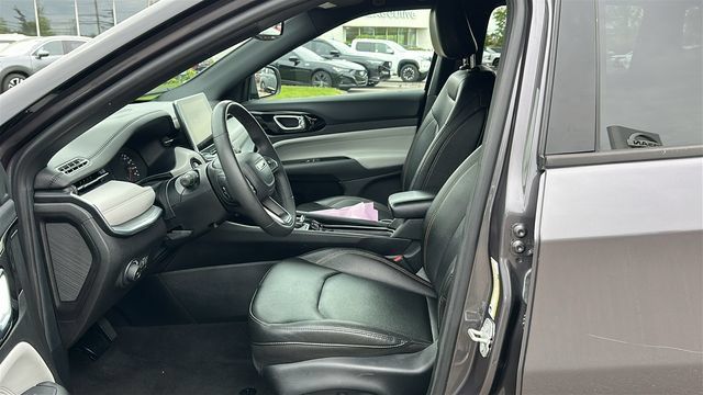 Used 2024 Jeep Compass Limited AWD/4WD image 9