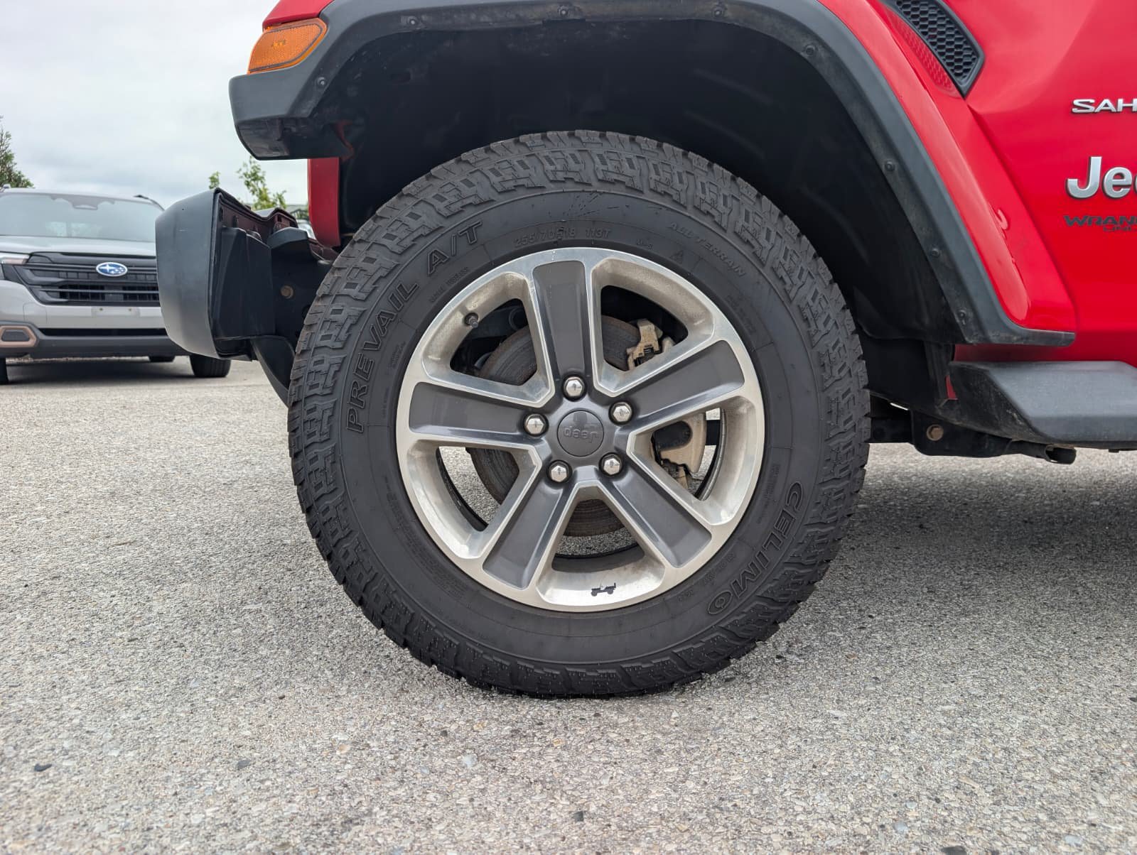 Used 2020 Jeep Wrangler Unlimited Sahara AWD/4WD image 2
