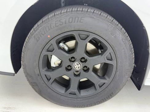 New 2026 Toyota Sienna XLE Woodland Edition image 7