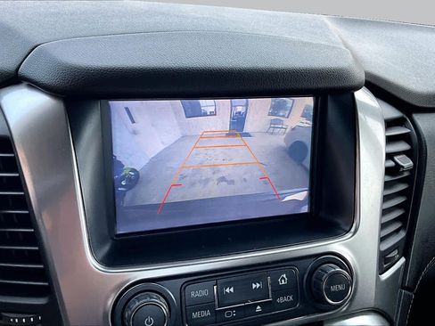 Used 2017 Chevrolet Suburban LT RWD image 29