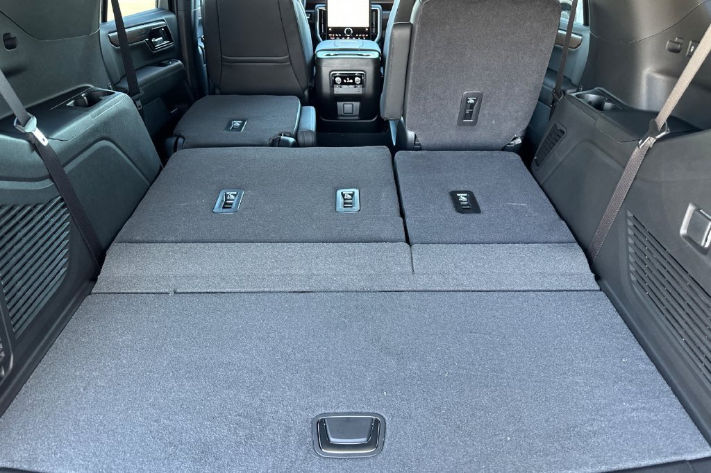 New 2027 GMC Yukon Denali w/ Advanced Technology Package AWD/4WD image 20