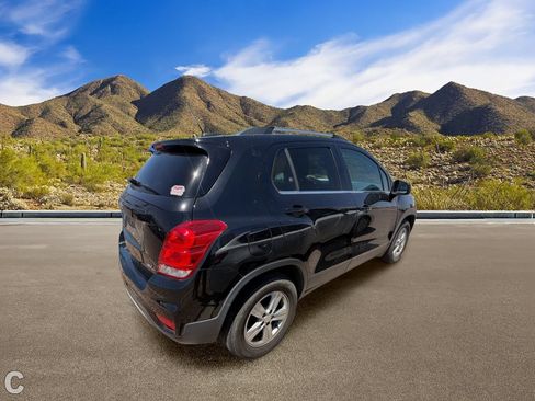 Used 2020 Chevrolet Trax LT FWD image 4