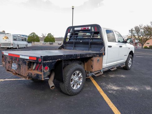 Used 2020 RAM 2500 Tradesman w/ Chrome Appearance Group AWD/4WD image 3