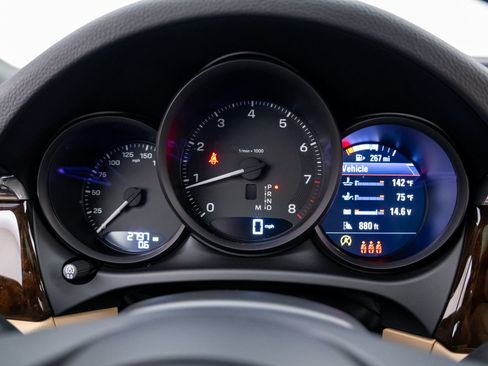 Certified 2026 Porsche Macan AWD/4WD image 20